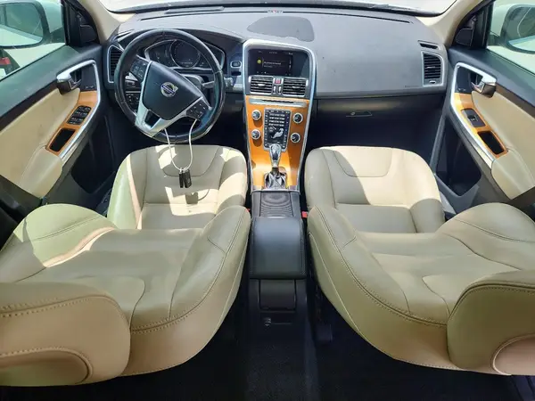 YV440MDU8H2188396 2017 VOLVO XC60 - Image 8