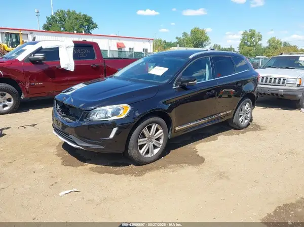 YV440MDU9H2047093 2017 VOLVO XC60 - Image 2