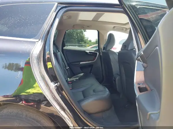 YV440MDU9H2047093 2017 VOLVO XC60 - Image 8