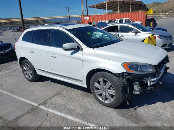YV440MDUXH2011767 2017 VOLVO XC60 - Image 1