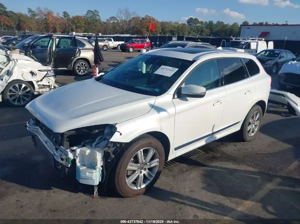 YV440MDUXH2038967 2017 VOLVO XC60 - Image 2