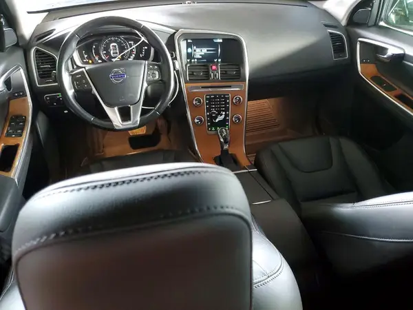 YV440MDUXH2067725 2017 VOLVO XC60 - Image 8
