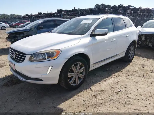 YV440MDUXH2121895 2017 VOLVO XC60 - Image 2
