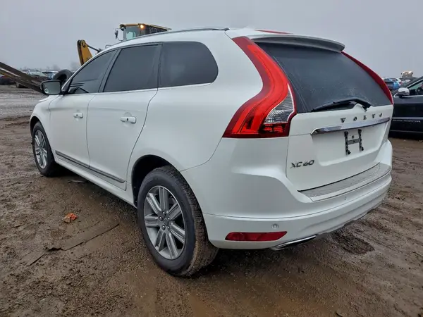YV440MDUXH2152693 2017 VOLVO XC60 - Image 2