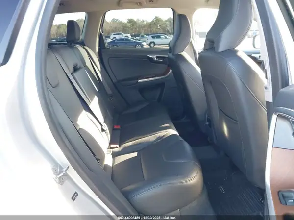 YV440MDUXH2212617 2017 VOLVO XC60 - Image 8