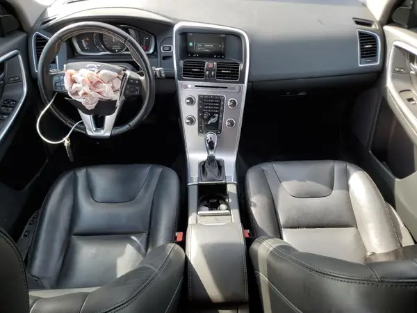 YV440MRK0H2062850 2017 VOLVO XC60 - Image 8