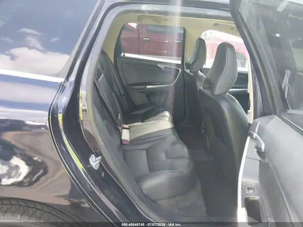 YV440MRR0H2015332 2017 VOLVO XC60 - Image 8
