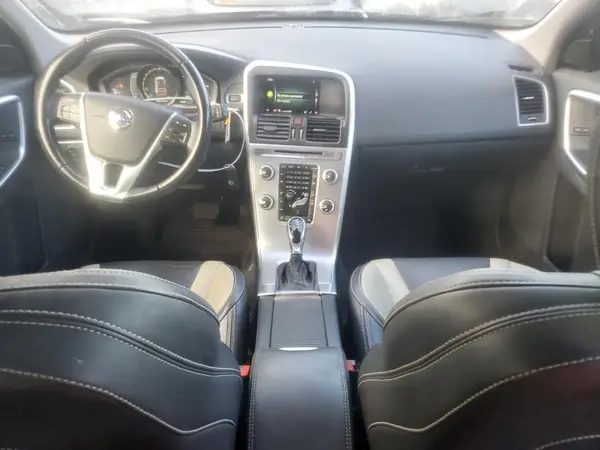 YV440MRR0H2071660 2017 VOLVO XC60 - Image 8