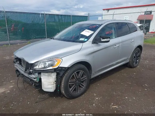 YV440MRR0H2107735 2017 VOLVO XC60 - Image 2