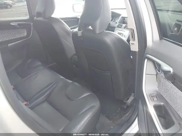 YV440MRR0H2107735 2017 VOLVO XC60 - Image 8
