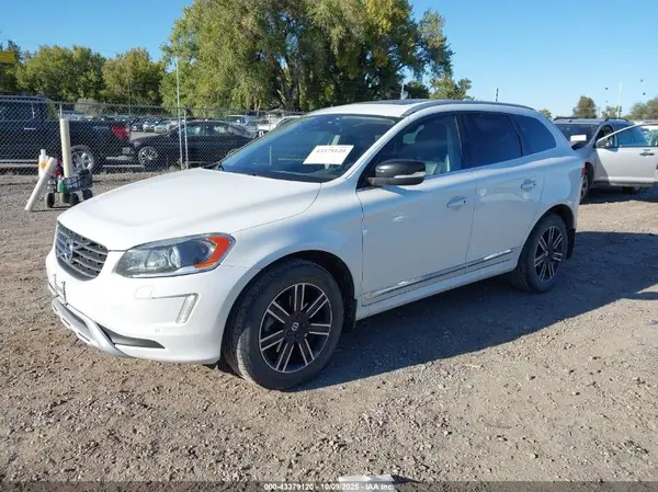 YV440MRR1H2039204 2017 VOLVO XC60 - Image 2