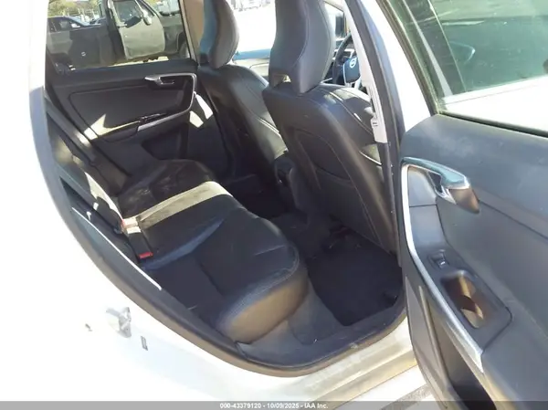 YV440MRR1H2039204 2017 VOLVO XC60 - Image 8