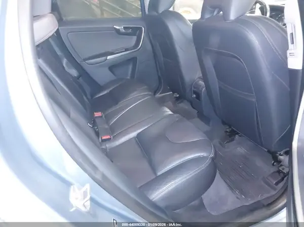 YV440MRR1H2103693 2017 VOLVO XC60 - Image 8