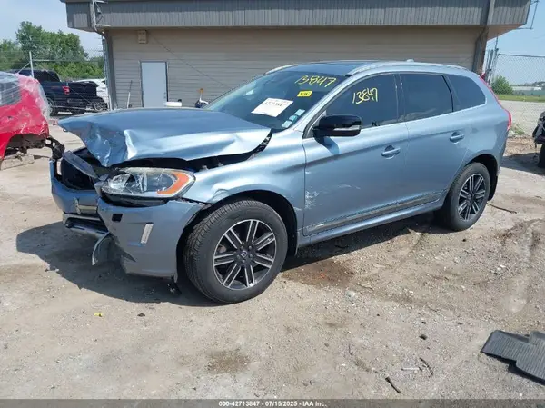 YV440MRR2H2088685 2017 VOLVO XC60 - Image 2
