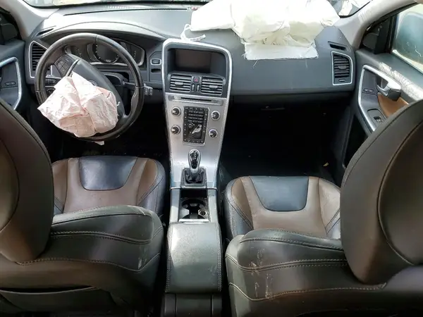 YV440MRR3H2066629 2017 VOLVO XC60 - Image 8