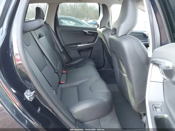 YV440MRR3H2077999 2017 VOLVO XC60 - Image 8
