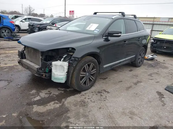 YV440MRR3H2081356 2017 VOLVO XC60 - Image 2