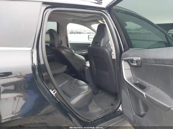 YV440MRR3H2081356 2017 VOLVO XC60 - Image 8