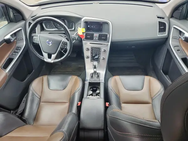 YV440MRR3H2130927 2017 VOLVO XC60 - Image 8