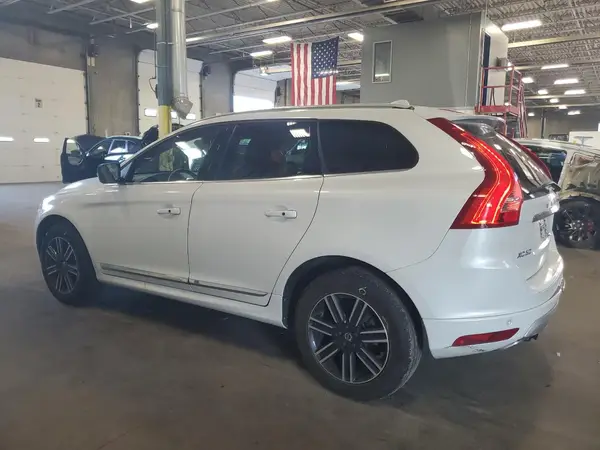 YV440MRR5H2027217 2017 VOLVO XC60 - Image 2