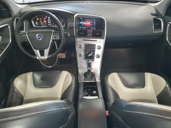 YV440MRR5H2027217 2017 VOLVO XC60 - Image 8