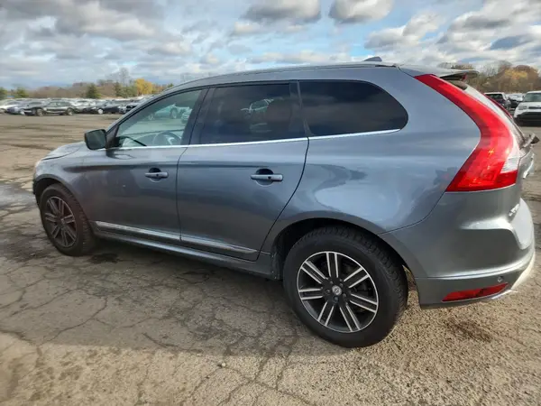 YV440MRR5H2072688 2017 VOLVO XC60 - Image 2