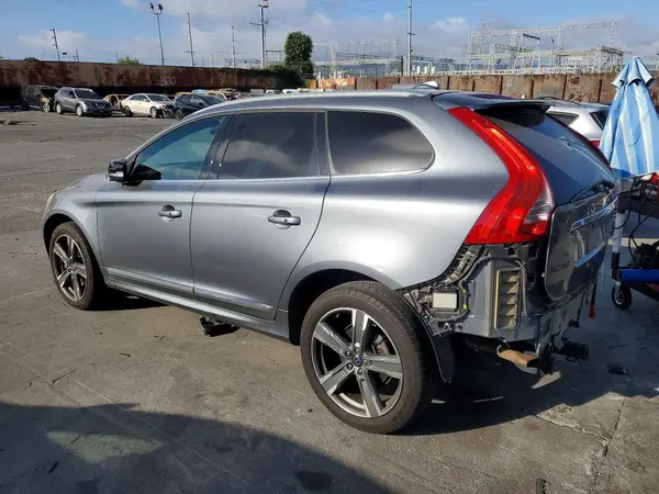 YV440MRR5H2078135 2017 VOLVO XC60 - Image 2