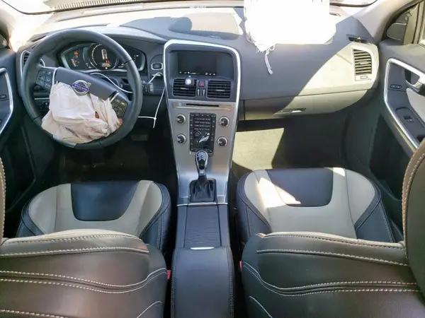 YV440MRR6H2084459 2017 VOLVO XC60 - Image 8
