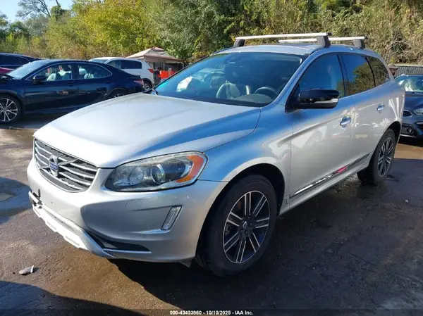 YV440MRR7H2110700 2017 VOLVO XC60 - Image 2