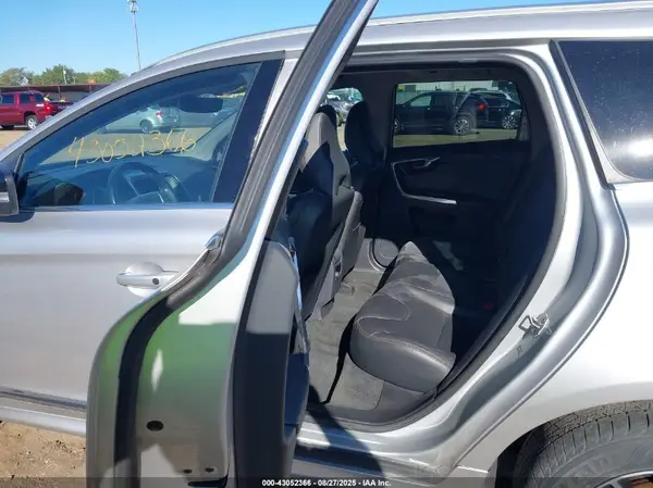 YV440MRR9H2021369 2017 VOLVO XC60 - Image 8