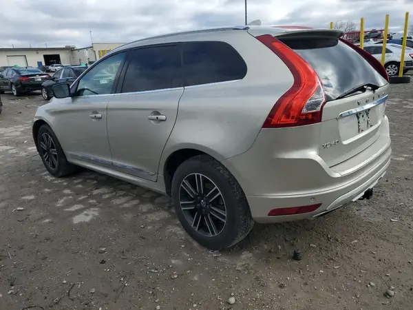 YV440MRR9H2060236 2017 VOLVO XC60 - Image 2