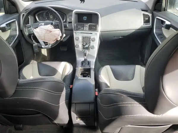 YV440MRR9H2060236 2017 VOLVO XC60 - Image 8