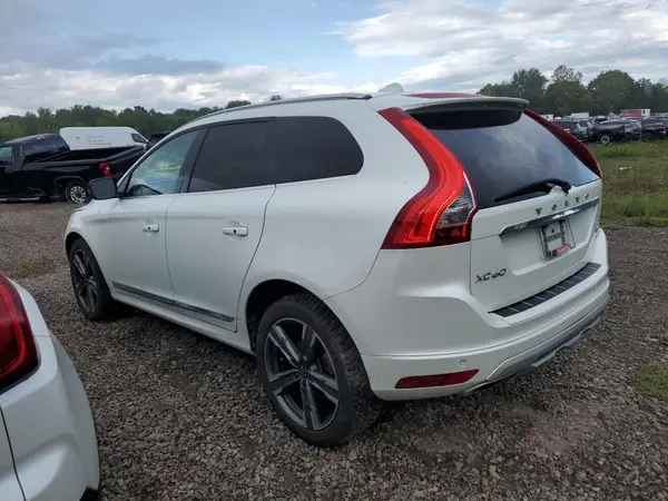 YV440MRRXH2038858 2017 VOLVO XC60 - Image 2