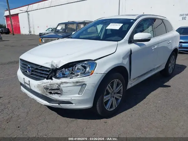 YV440MRU0H2005890 2017 VOLVO XC60 - Image 2