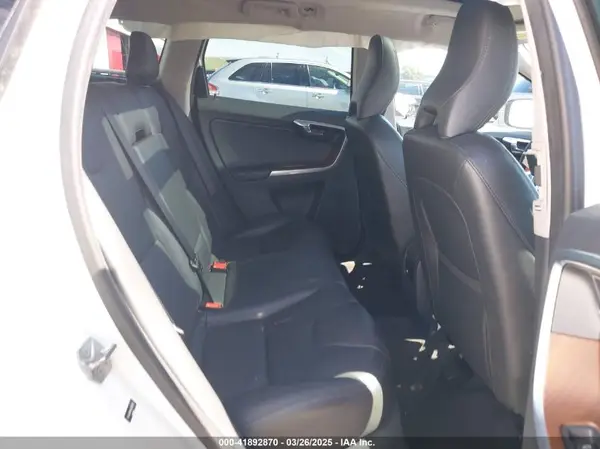 YV440MRU0H2005890 2017 VOLVO XC60 - Image 8
