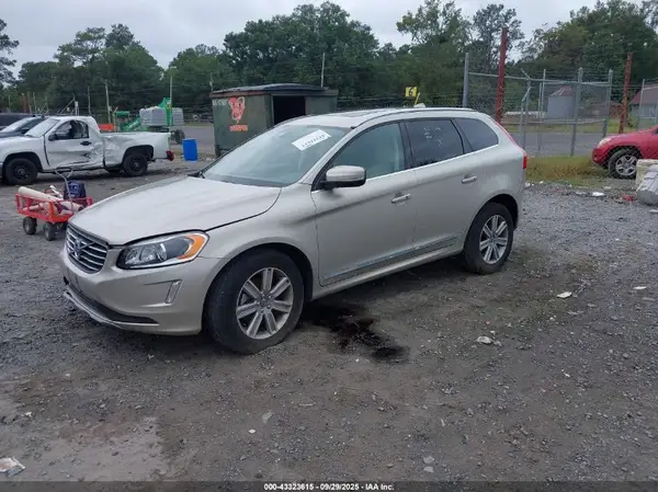 YV440MRU0H2010023 2017 VOLVO XC60 - Image 2