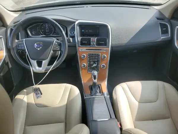 YV440MRU0H2010653 2017 VOLVO XC60 - Image 8