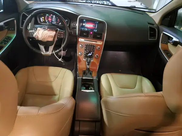 YV440MRU0H2013164 2017 VOLVO XC60 - Image 8