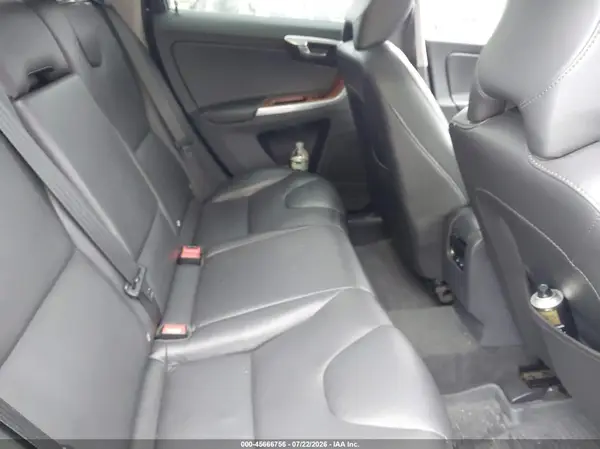 YV440MRU0H2091928 2017 VOLVO XC60 - Image 8