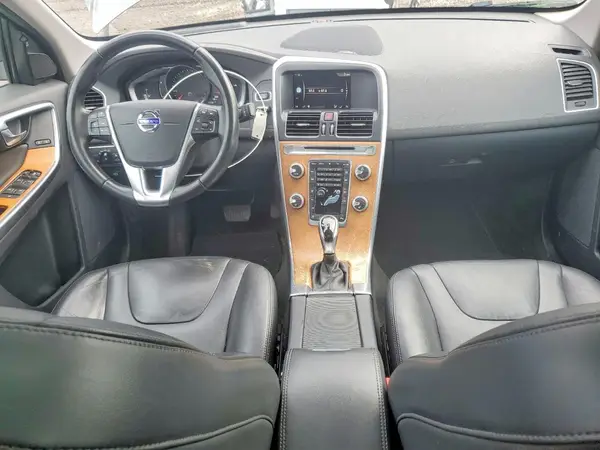 YV440MRU0H2136642 2017 VOLVO XC60 - Image 8