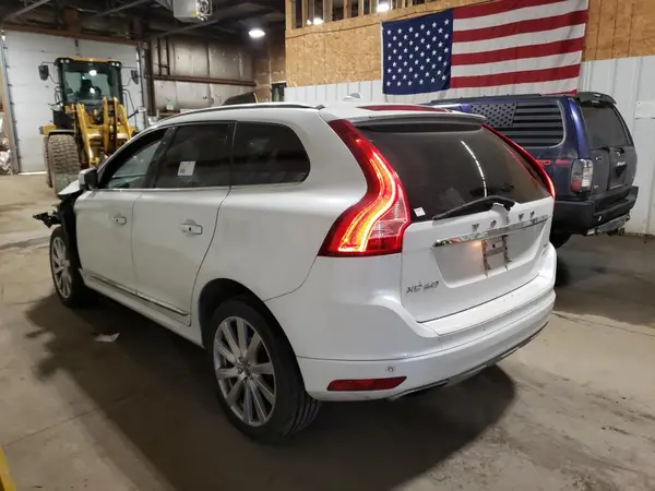 YV440MRU0H2192550 2017 VOLVO XC60 - Image 2