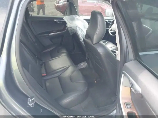 YV440MRU1H2006921 2017 VOLVO XC60 - Image 8
