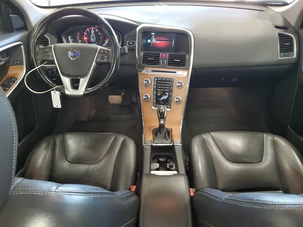 YV440MRU1H2032080 2017 VOLVO XC60 - Image 8
