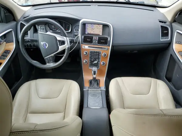 YV440MRU1H2126444 2017 VOLVO XC60 - Image 8