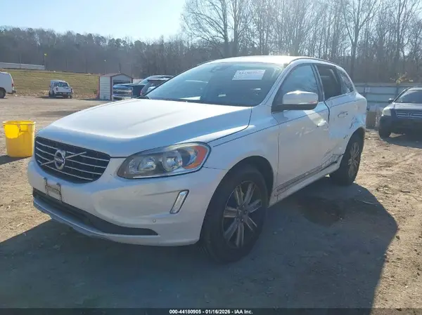 YV440MRU1H2154678 2017 VOLVO XC60 - Image 2