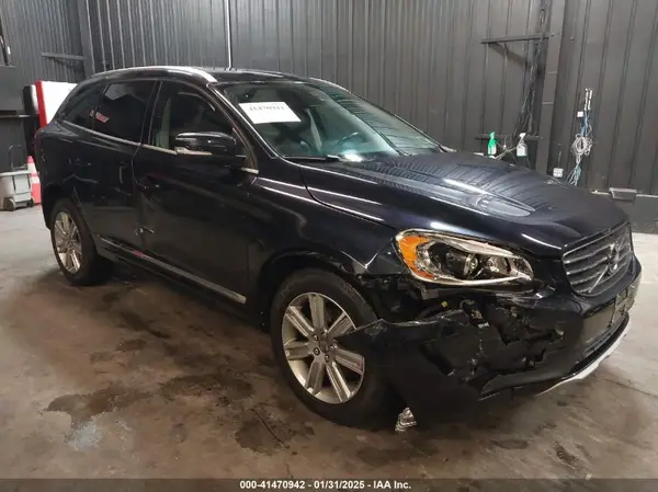 YV440MRU1H2181122 2017 VOLVO XC60 - Image 1