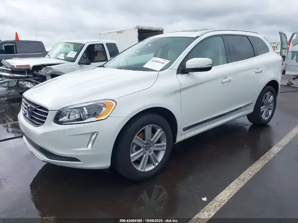 YV440MRU2H2011867 2017 VOLVO XC60 - Image 2