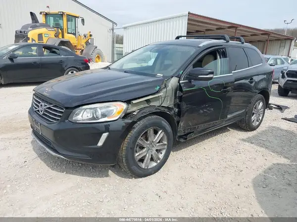 YV440MRU2H2025591 2017 VOLVO XC60 - Image 2
