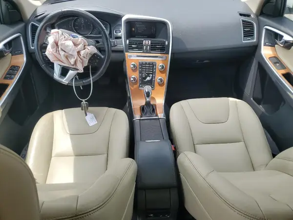 YV440MRU2H2031360 2017 VOLVO XC60 - Image 8