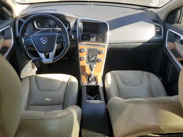 YV440MRU2H2064391 2017 VOLVO XC60 - Image 8
